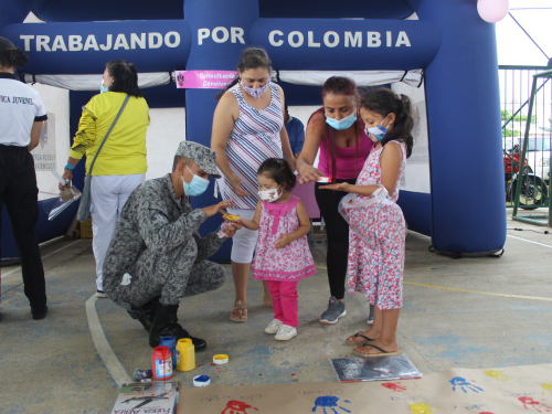 Laboratorio de Convivencia y Seguridad Ciudadana contó con la participación de su Fuerza Aérea