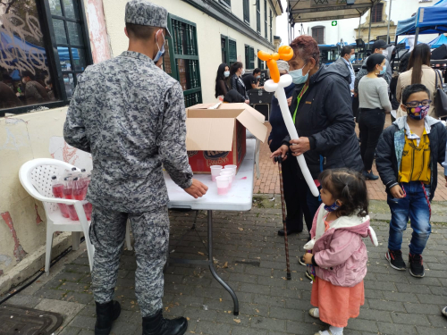 Jornada de bienestar para recicladores de Fontibón fue realizada por su Fuerza Aérea 