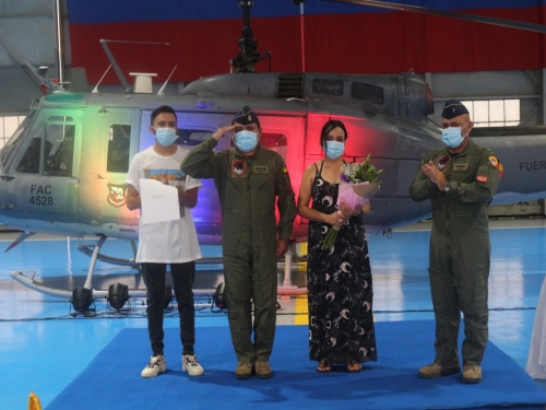 Agradecimiento al Técnico Jefe de Comando  Jonh Ferry García Pérez por su aporte a la Fuerza 