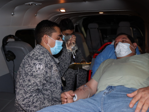 Colombiano con urgencia vital fue transportado por su Fuerza Aérea