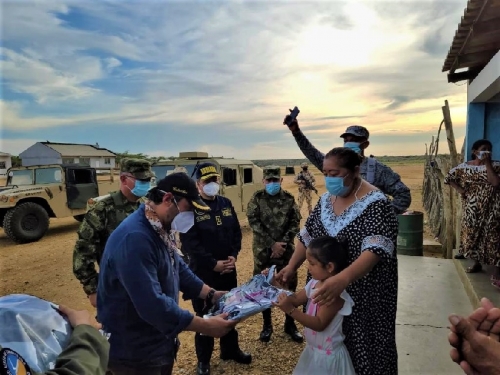 El Viceministro de Defensa y la Fuerza Aérea Colombiana visitaron La Flor de La Guajira
