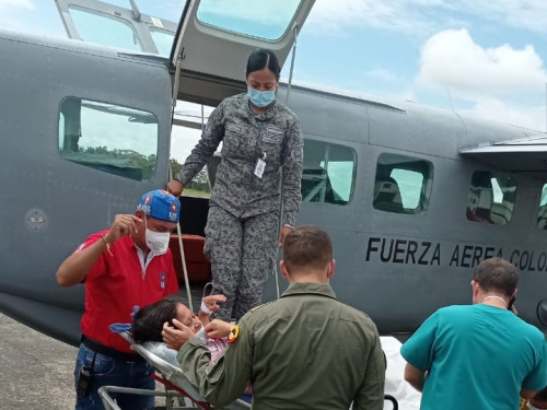 Fuerza Aérea Colombiana realiza traslado aeromédico de paciente en estado de Embarazo 