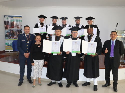 Licenciamiento de Soldados y Título de Bachiller