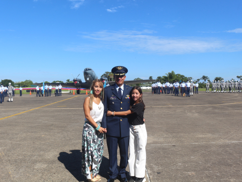 Nacido en Bogotá Cundinamarca, el 26 de marzo de 1976, el señor Coronel IVÁN MAURICIO  MEZA CUERVO es Oficial del curso No. 69 de su Fuerza Aérea Colombiana (FAC), es un oficial piloto con 27 años de servicio en la Institución. En su perfil profesional se destaca por su experiencia en Instrucción Básica y Avanzada de Vuelo, en Helicópteros y Planificación de Operaciones Aéreas.