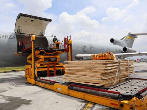 Construcción de vivienda en Cúcuta es apoyada por su Fuerza Aérea Colombiana