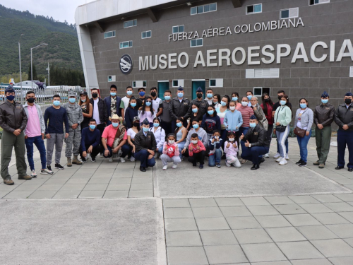 Con presentación folclórica, grupo juvenil e infantil de baile agradeció participación en el programa Así se va a las Estrellas