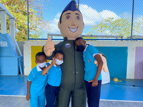 “Sonrisas descomplicadas”: 500 kits escolares para nuestros niños isleños
