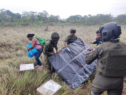 Jurados de votación y kits electorales fueron transportados por su Fuerza Aérea en el Meta