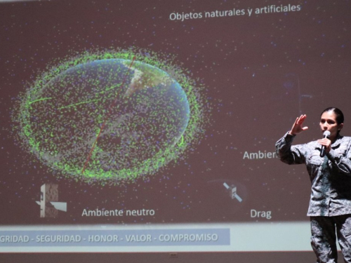 Alto mando asiste a primer seminario de capacidades espaciales de su Fuerza Aérea Colombiana