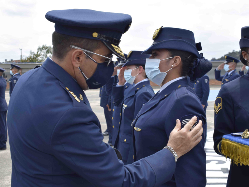 Ceremonia militar de ascenso de un personal Suboficiales de  su Fuerza Aérea