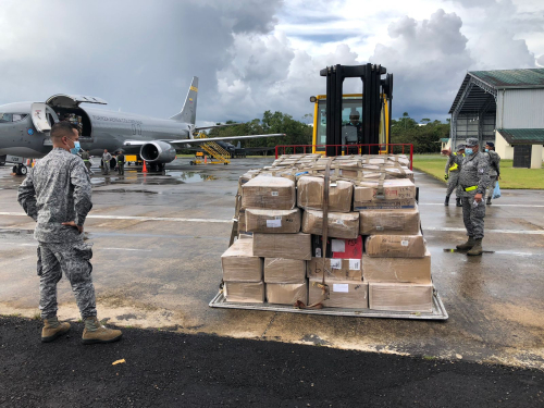 Mil 700 kits escolares para la niñez del Amazonas 