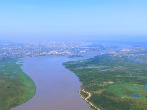 Día y noche tripulaciones de su Fuerza Aérea en el Caribe colombiano