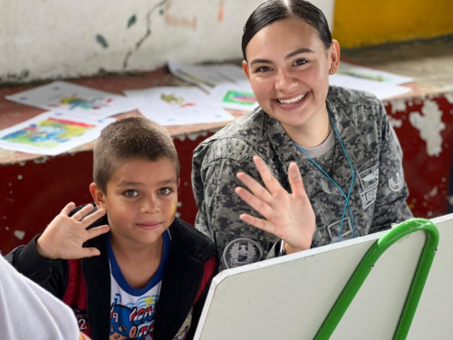 El Día del Niño fue celebrado por su Fuerza Aérea Colombiana