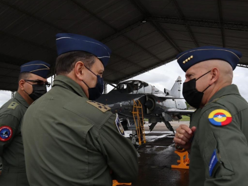 Visita del Comandante en Jefe de la Fuerza Aérea de Chile al Comando Aéreo de Combate No.1