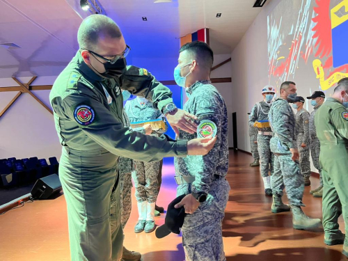 Vulcano, ejercicio operacional que fortalece entrenamiento de Tiradores Escogidos de Plataforma Aérea