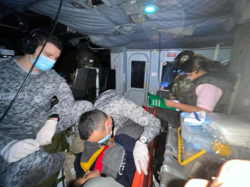 Oportuno traslado de su Fuerza Aérea salvó la vida de dos adultos en el Tolima