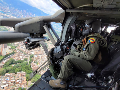 Desde las alturas, su Fuerza Aérea monitorea la jornada electoral en Antioquia y Chocó.