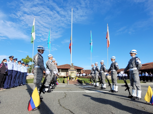 CACOM 5 rinde homenaje a los Héroes de la Nación y sus Familias