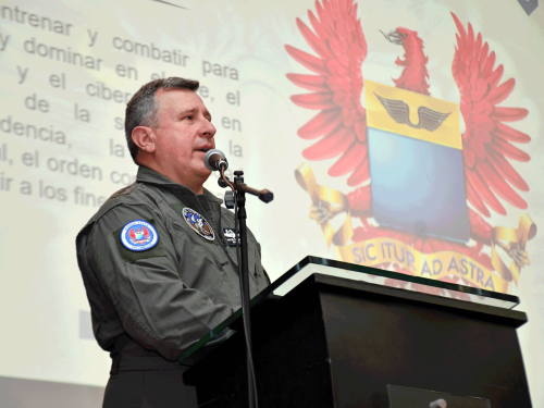 Primera cátedra de doctrina dictada por el Comandante de su Fuerza Aérea Colombiana 