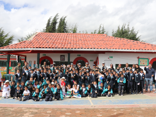 Con el “Plan Corazón Amigo”, CATAM entrega sonrisas a niños y niñas de la Escuela El Cerrito 