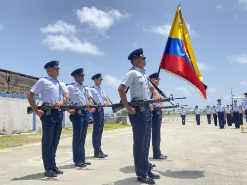 Ceremonia militar con motivo del cuadragésimo primer aniversario del Grupo Aéreo del Caribe