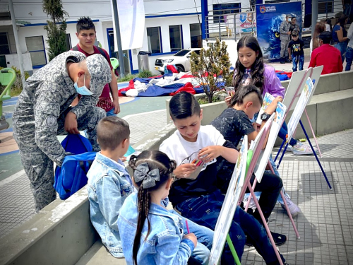 Con jornada recreativa su Fuerza Aérea Colombiana alegró corazones en Herveo, Tolima 