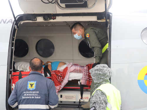 En avión ambulancia se realiza traslado aeromédico un menor  desde Riohacha hasta Bogotá