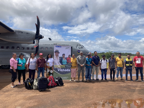Productores de Cacao en el Vichada son apoyados por su Fuerza Aérea Colombiana.