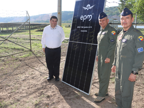 Energía solar para el poder aéreo en el CACOM 4