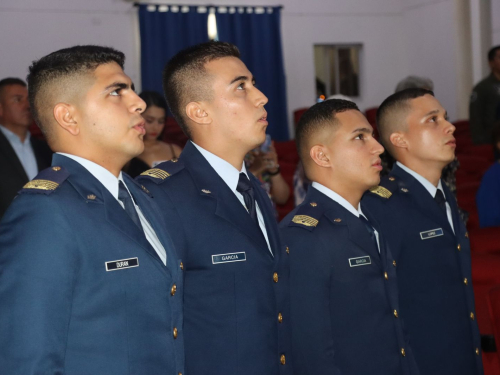 Cuatro Alféreces lograron el sueño de graduarse como Pilotos Militares