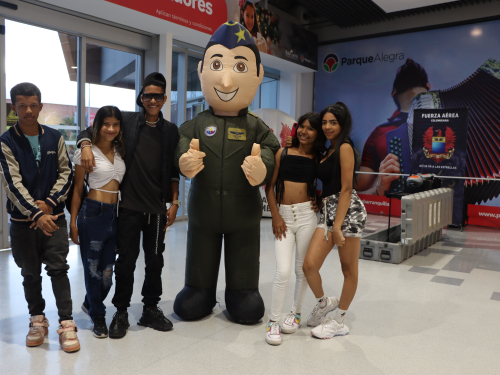 En Parque Alegra la Fuerza Aérea celebró sus 103 años