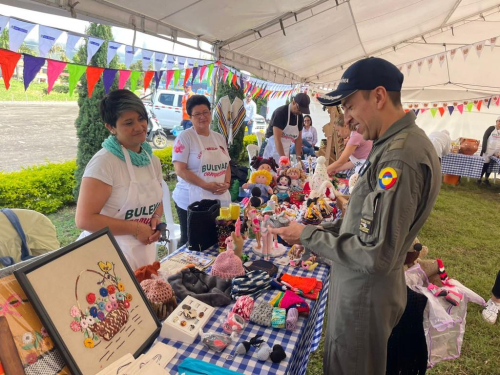 Séptimo mercado campesino en Fusagasugá fue apoyado por la Fuerza Aérea