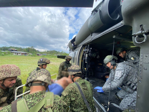 Ocho capturados y dos menores de edad recuperados en operación de las Fuerzas Militares en Buenaventura