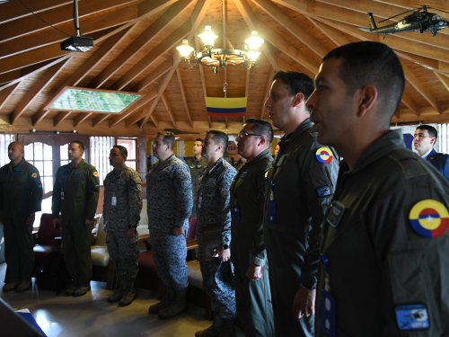 Pilotos instructores finalizan con éxito la semana de estandarización en CACOM 5