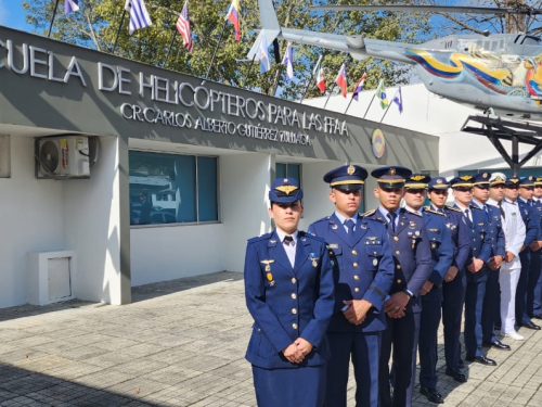 18 Oficiales extranjeros, se formarán como pilotos de ala rotatoria en la Escuela Internacional de Helicópteros para las Fuerzas Armadas