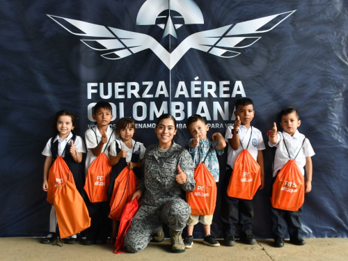 Kits escolares fueron entregados a niños de la capital de Caquetá 