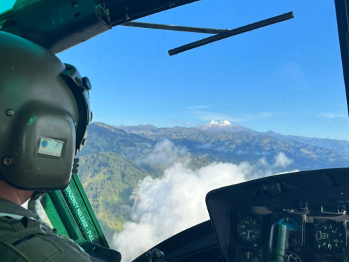 Tripulaciones  de su Fuerza Aérea en máxima alerta, por actividad en el volcán Nevado del Ruiz