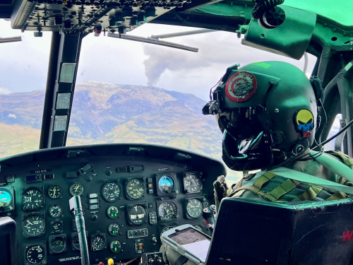 Las tripulaciones de su Fuerza Aérea continúan custodiando el nevado del Ruiz