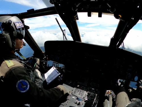 Desde las alturas su Fuerza Aérea custodia las carreteras y poblaciones de Antioquia, Chocó y córdoba 