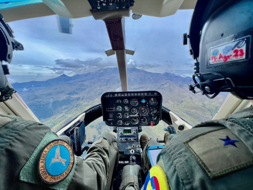 Monitoreo aéreo constante sobre el Nevado del Ruiz realiza su Fuerza Aérea Colombiana