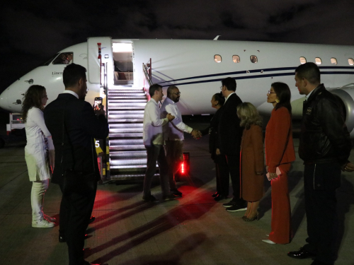 Ministro de relaciones exteriores del Reino Unido fue recibido en el Comando Aéreo de Transporte Militar