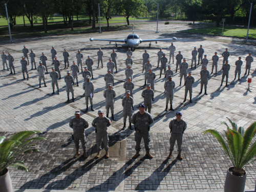 Orgullosos por el deber cumplido, jóvenes colombianos culminan su Servicio Militar en su Fuerza Aérea Colombiana