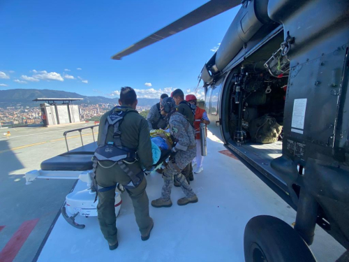 Mujer herida en accidente automovilístico en Antioquia,  fue evacuada en un helicóptero Ángel