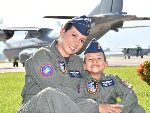 Mamá y militar, dos labores que se llevan con orgullo en el corazón