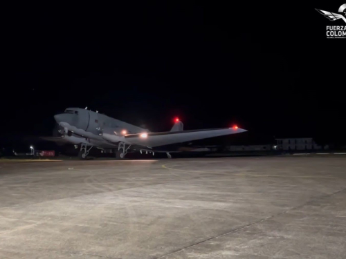 Avión Fantasma ilumina la selva en misiones de búsqueda