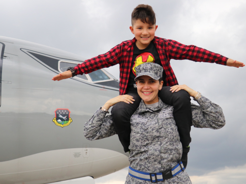 El amor de una madre militar que trasciende fronteras