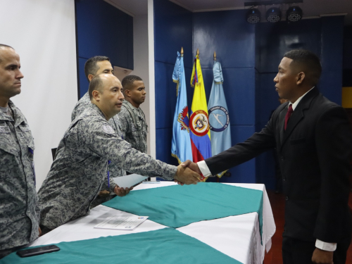 Con orgullo jóvenes soldados culminaron su servicio militar