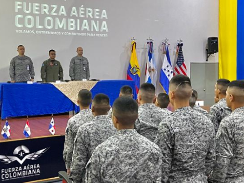 Jóvenes reservistas finalizan el servicio militar capacitados en diferentes especialidades 