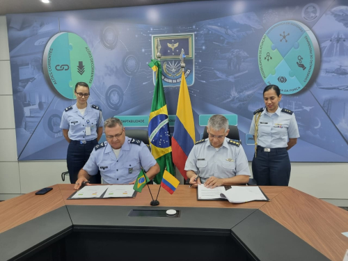Visita estratégica a la Fuerza Aérea Brasilera, fortalece la cooperación entre Fuerzas