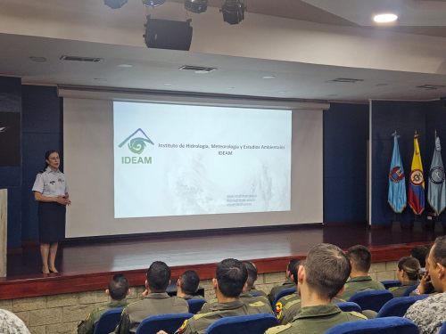 Su Fuerza Aérea alerta ante la temporada invernal en el Atlántico